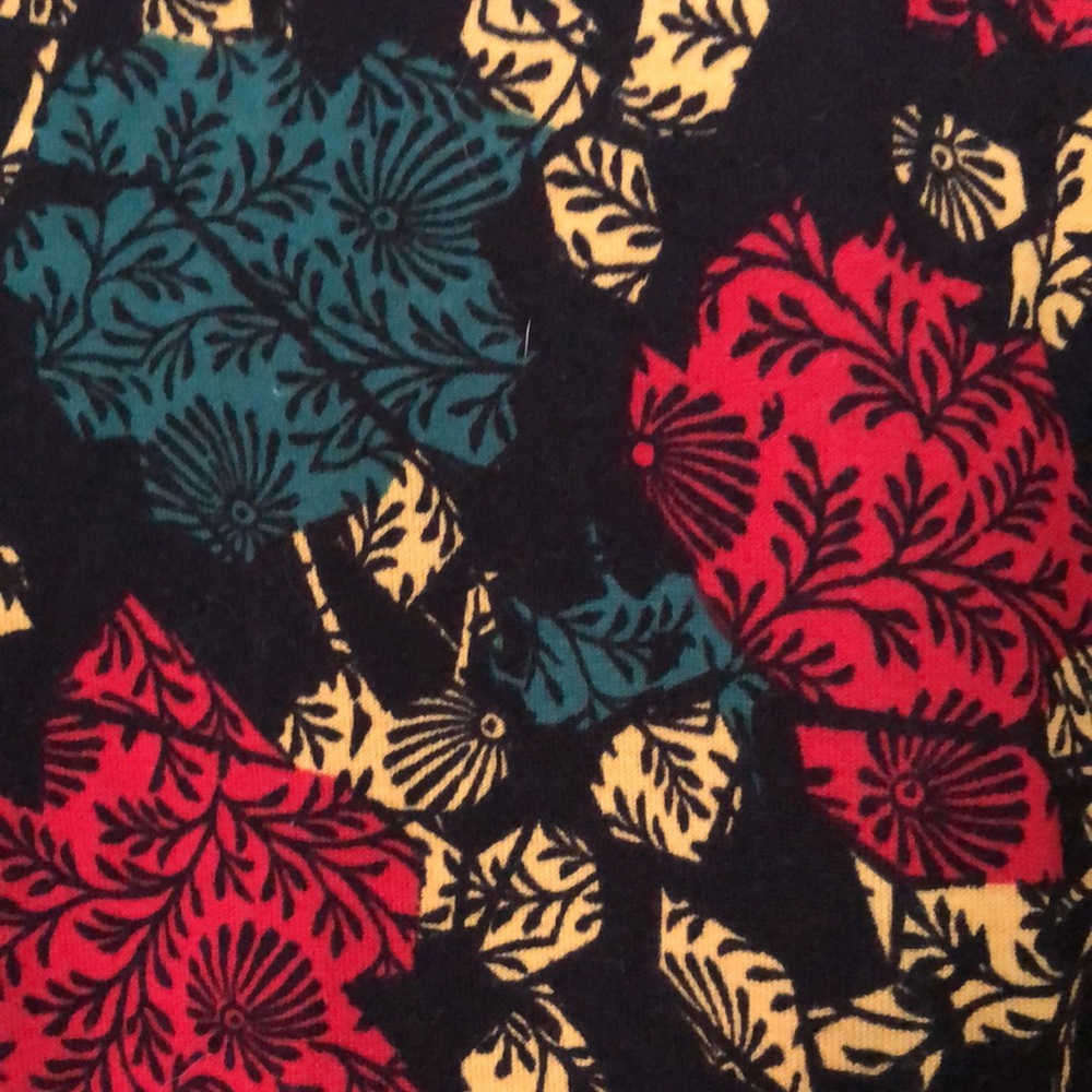 LulaRoe Floral Scoop Neck Women's Top - Picture 6 of 10